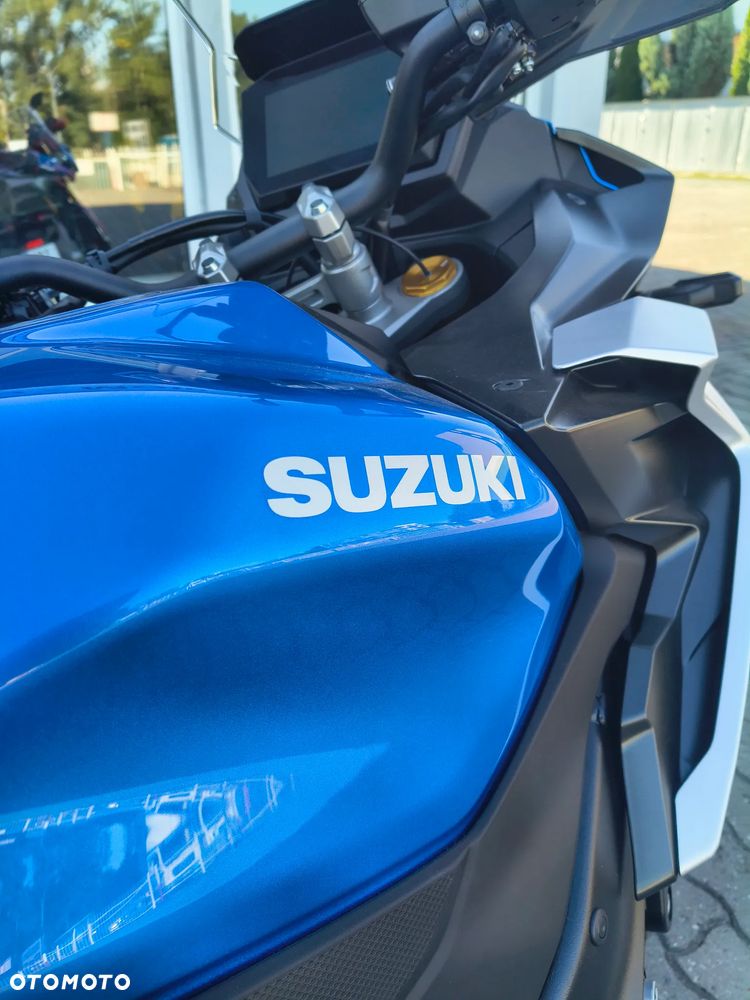 Suzuki GSX - 8