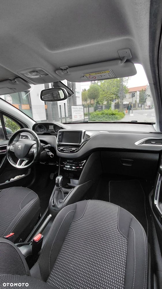 Peugeot 208 1.2 PureTech Allure - 5