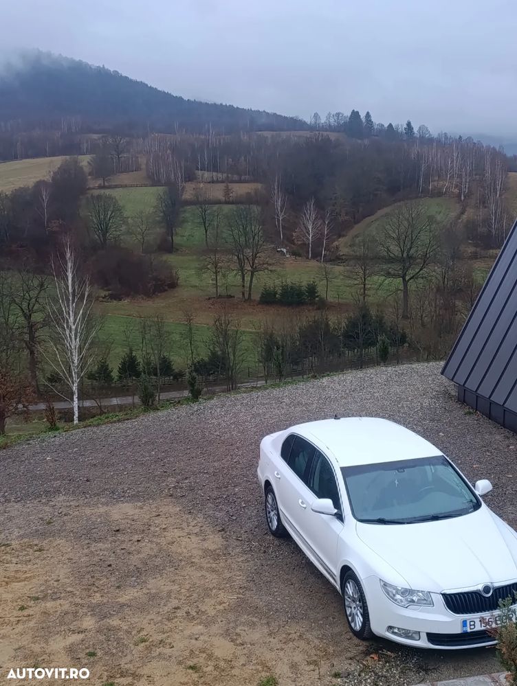 SKODA Superb 2011 — imagine 4