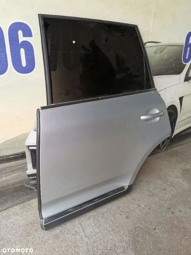 VW TOUAREG 7L 03-09R DRZWI LEWY TYŁ LA7W SREBRNE - 2