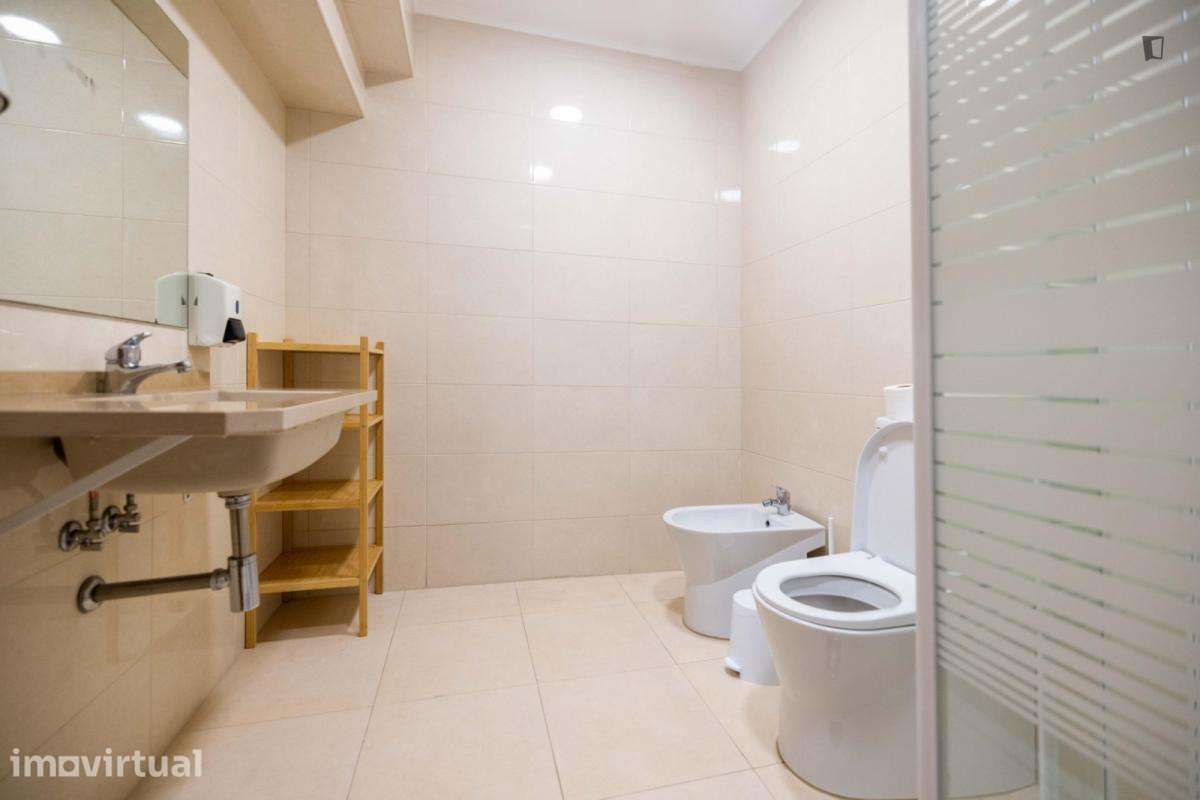 Quarto - localizado em Restelo Lisbon - Grande imagem: 2/14