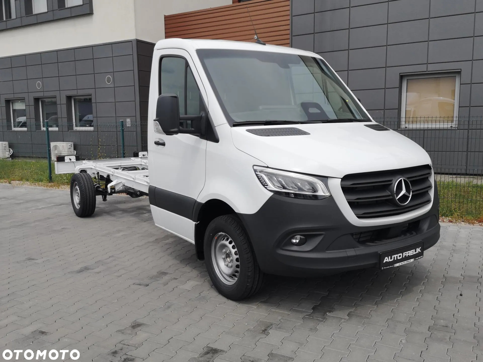 Mercedes-Benz Sprinter - 2