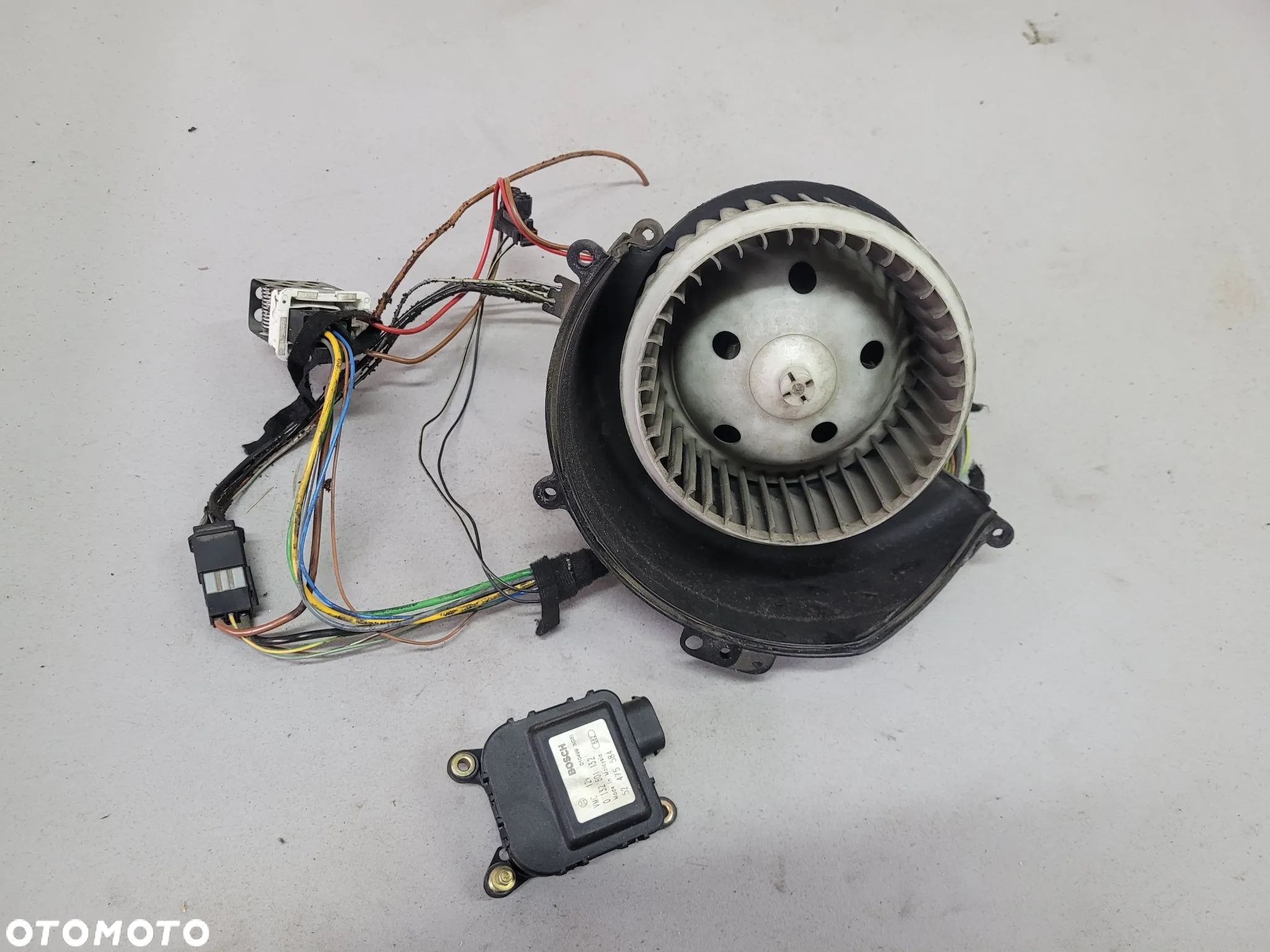 Wentylator dmuchawa nawiewu rezystor Opel Astra II G Europa 52485311 - 1