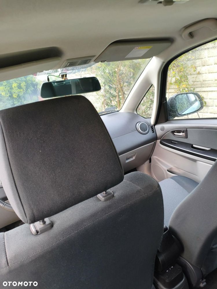 Suzuki SX4 1.9 DDiS DPF 4x2 Comfort - 12