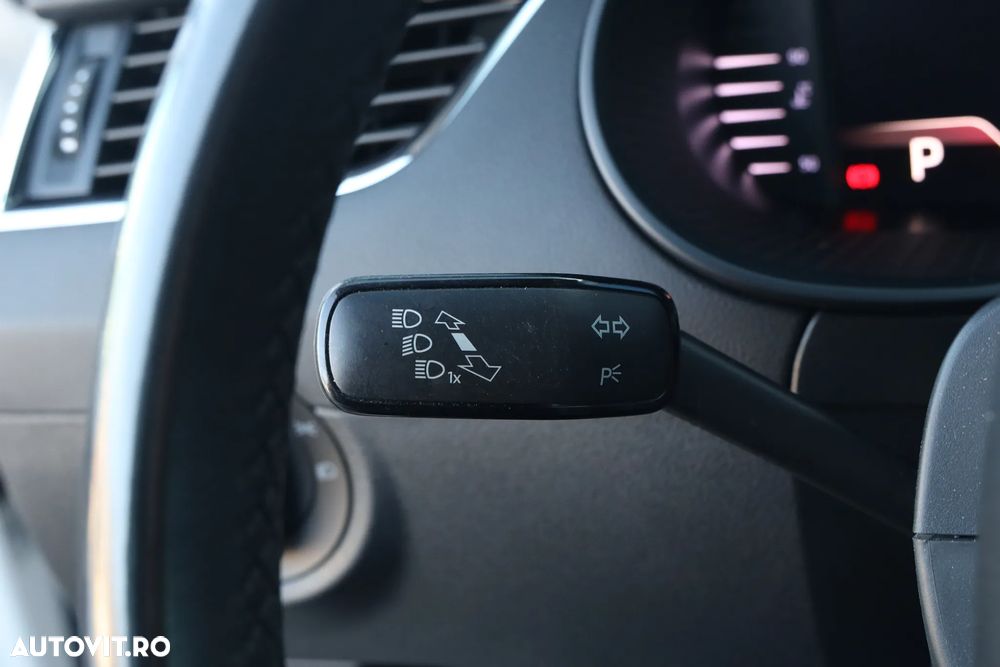 Skoda Octavia 1.6 TDI DSG Style - 32