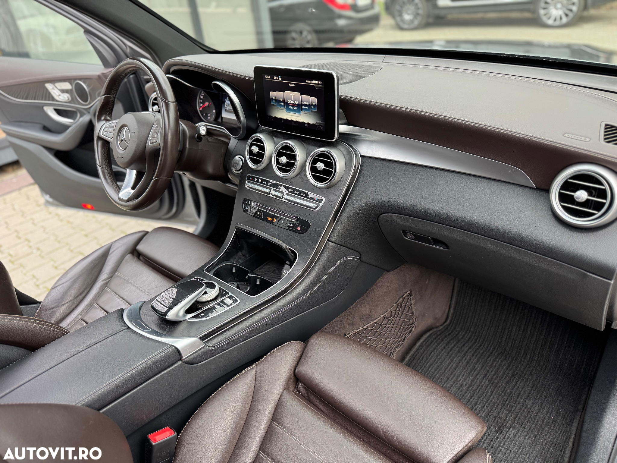 Mercedes-Benz GLC 250 d 4MATIC - 22