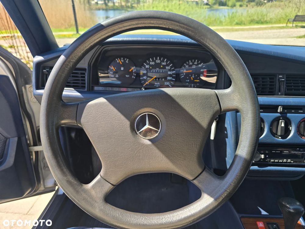Mercedes-Benz W201 (190) - 22