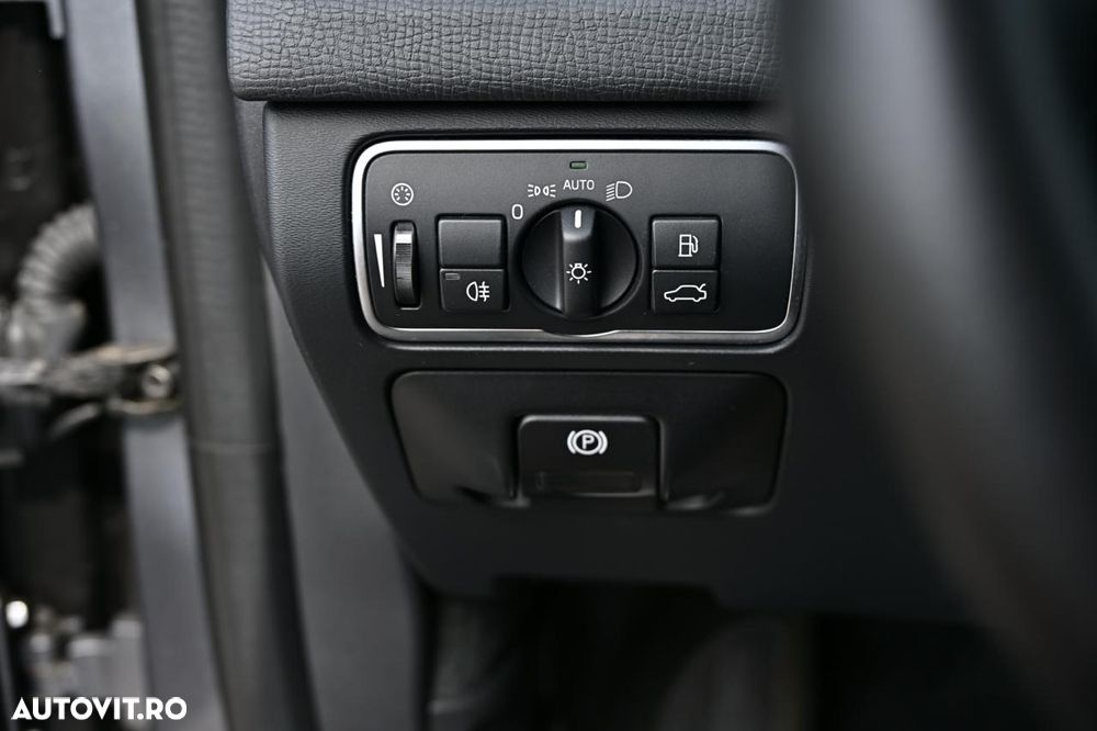 Volvo XC 60 D5 AWD Geartronic Summum - 38
