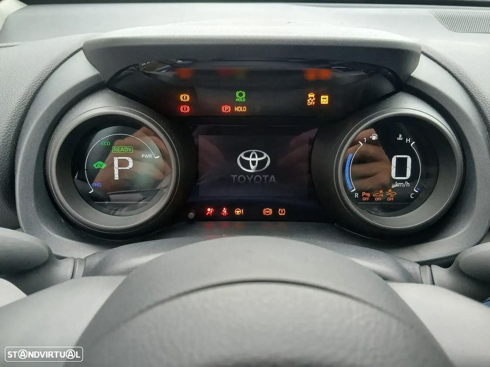 Toyota Yaris Cross 1.5 HDF Comfort Plus - 35