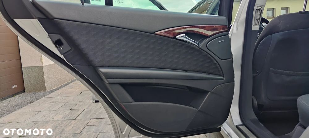 Mercedes-Benz Klasa E 320 CDI Classic DPF - 14