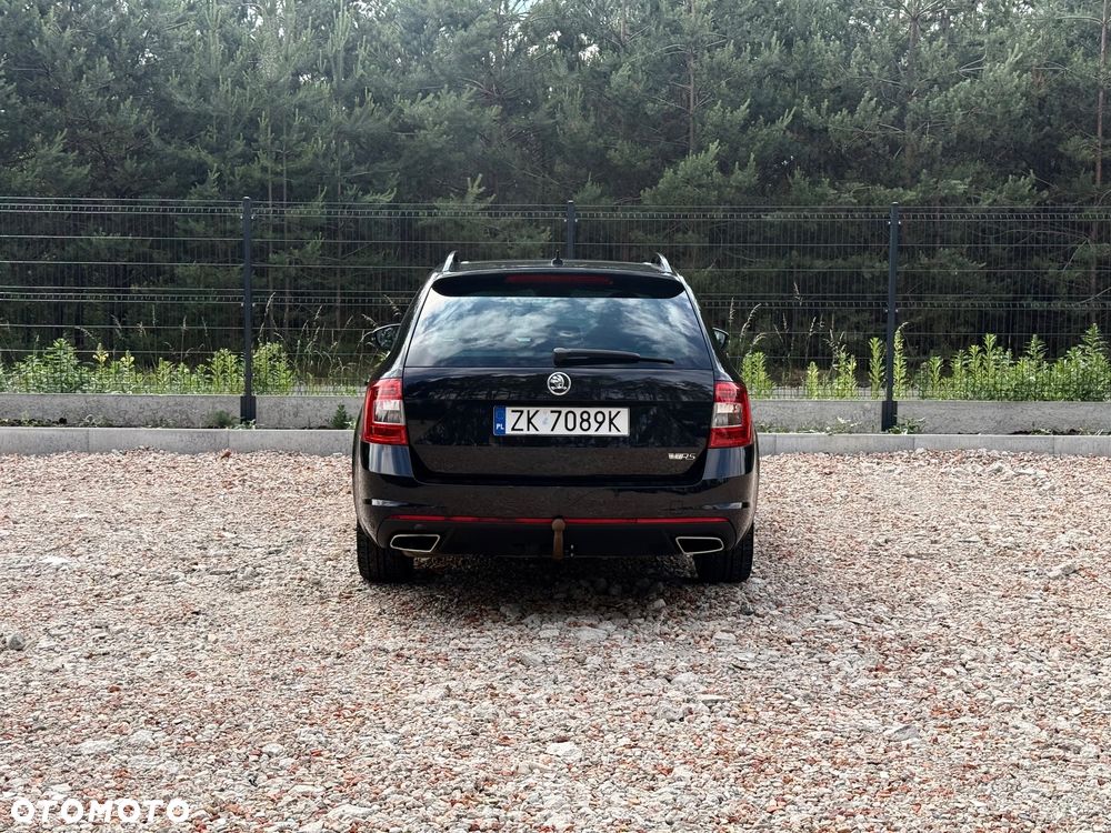 Skoda Octavia 2.0 TDI DSG RS - 29