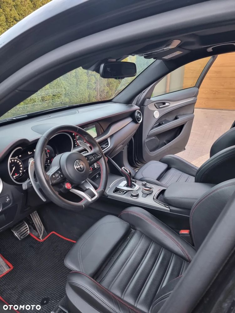 Alfa Romeo Stelvio 2.0 Turbo Competizione Q4 - 13