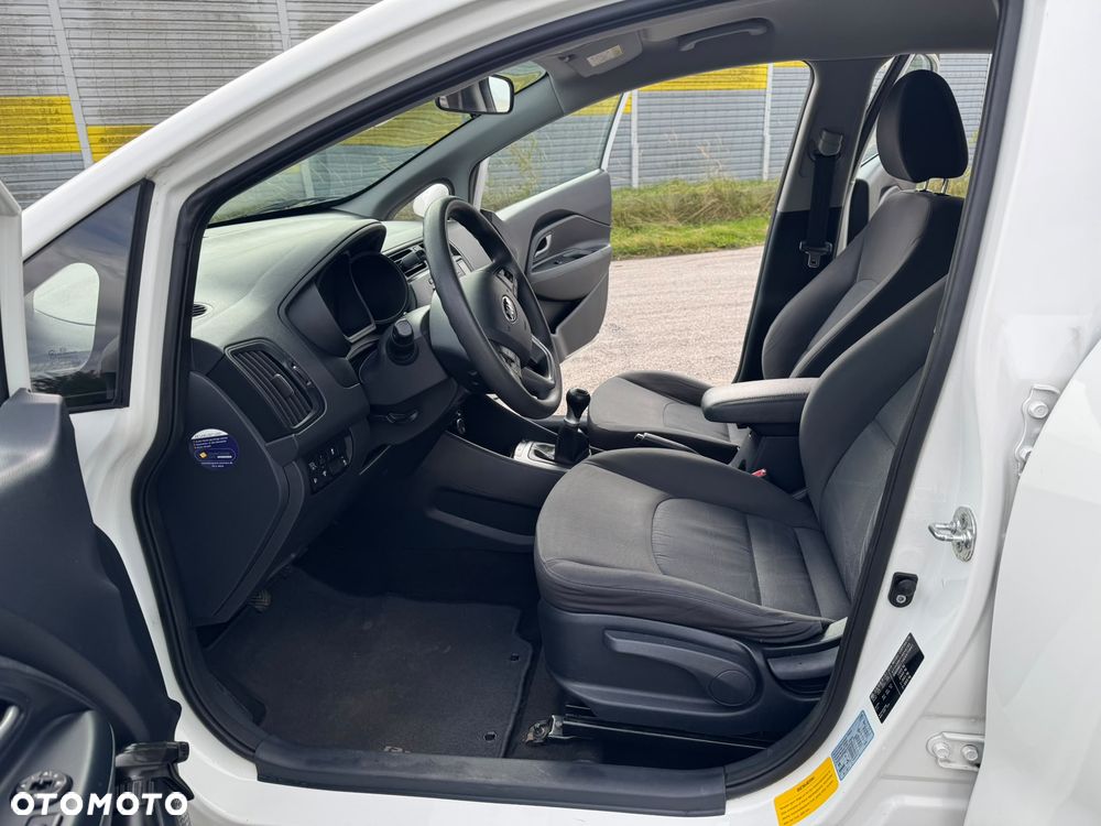 Kia Rio - 17