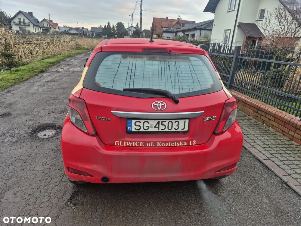 Toyota Yaris - 4