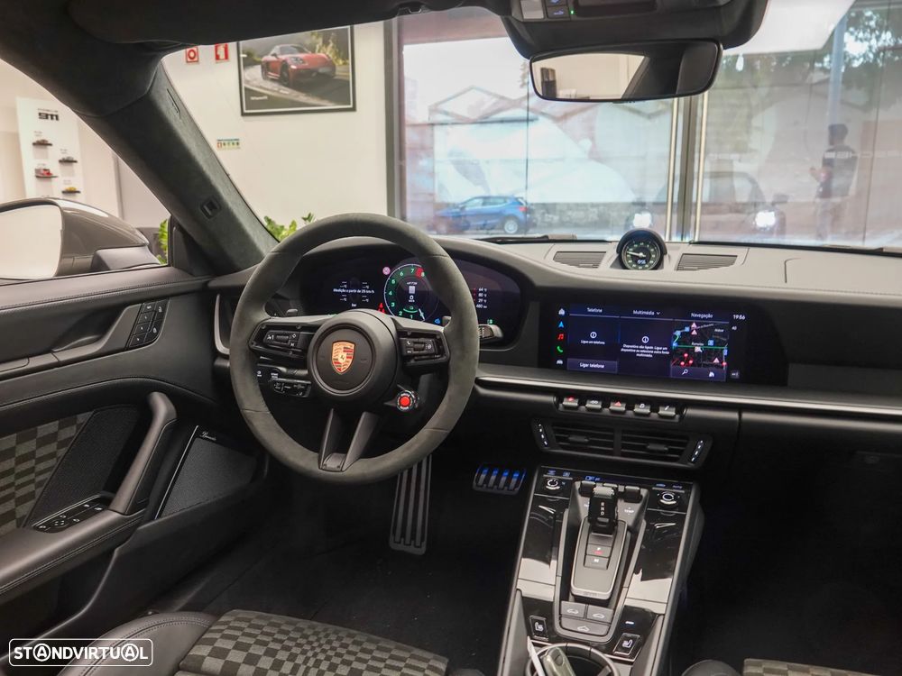 Porsche 911 (992) - 31