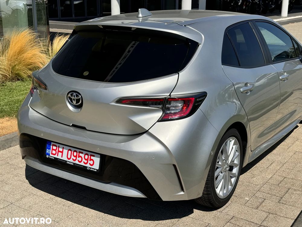 Toyota Corolla 1.8 Business Edition - 9