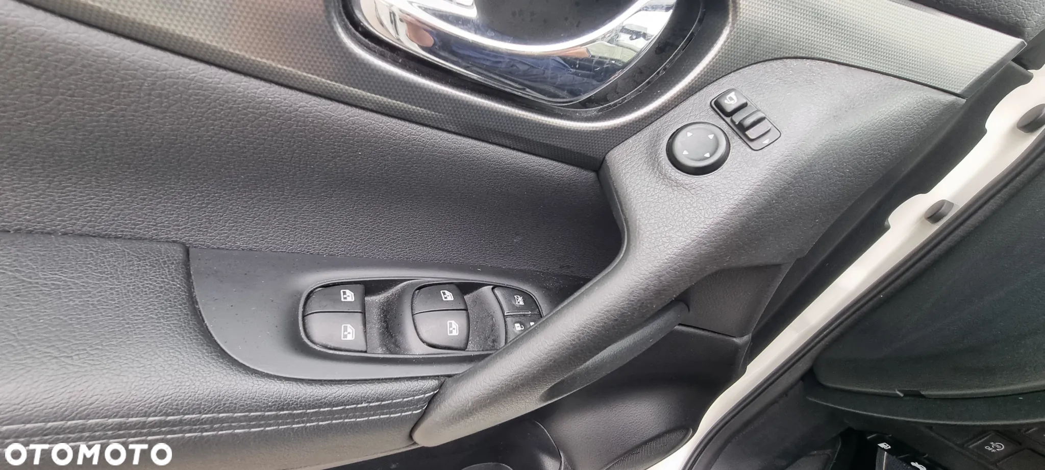 Nissan Qashqai 1.3 DIG-T TEKNA - 28