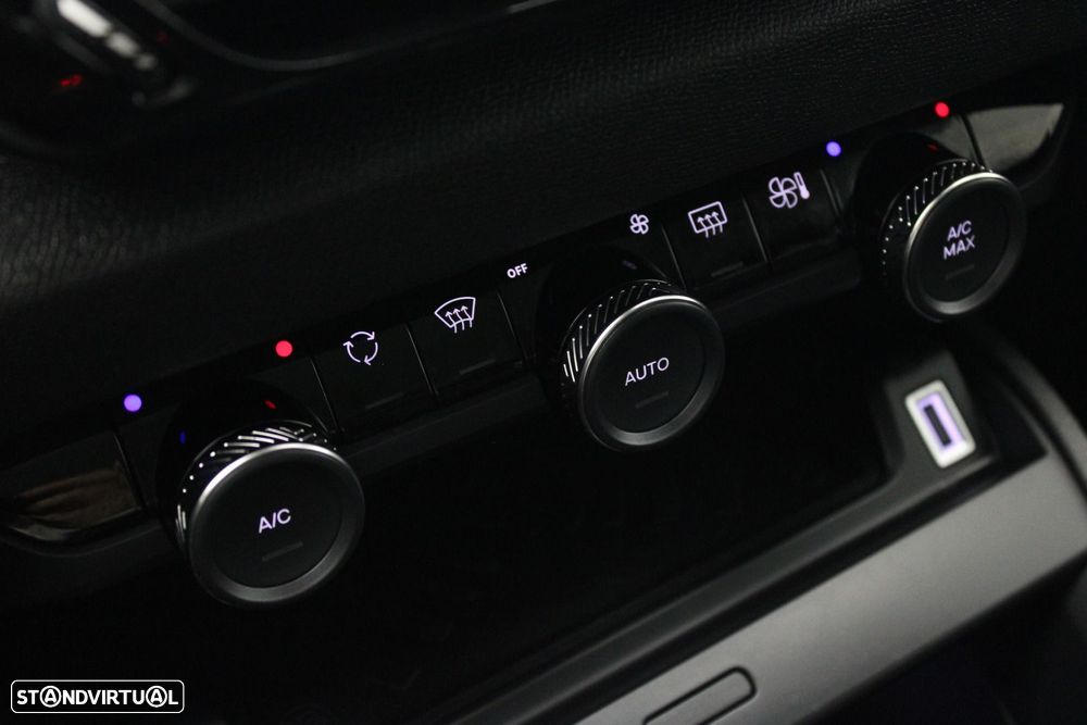 Citroën C4 X 1.2 PureTech Max EAT8 - 23