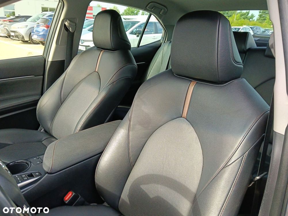 Toyota Camry 2.5 Hybrid Comfort CVT - 11