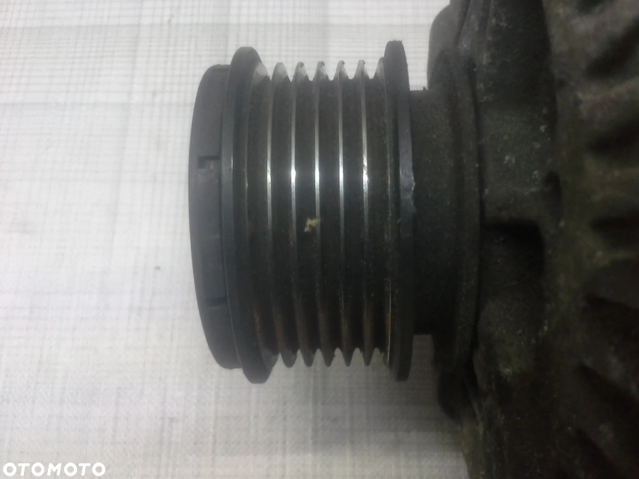 Volkswagen Passat B6 1.9 TDi alternator Valeo 180 Amper 021903026L  TG17C019 2542783C - 3