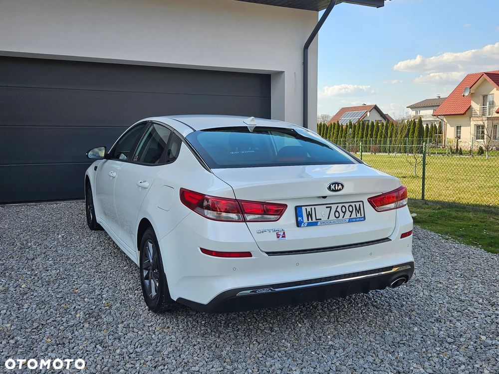 Kia Optima 2.0 M - 27