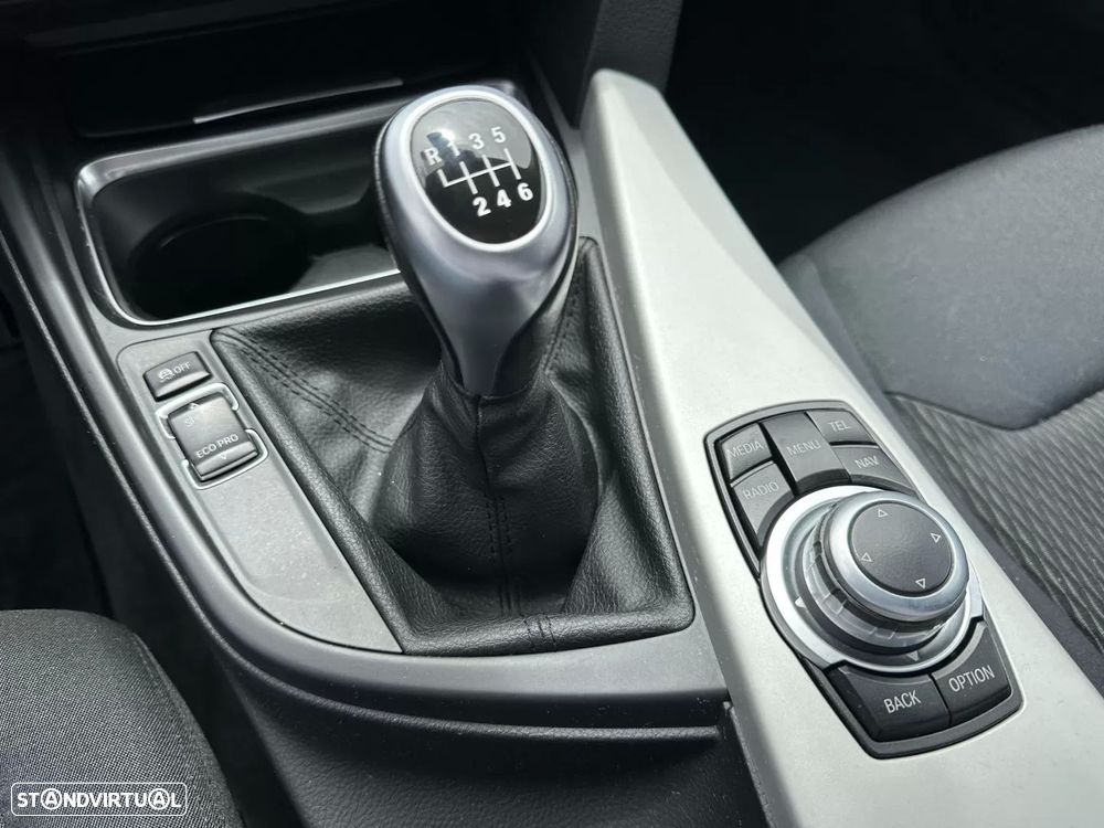 BMW 320 d EfficientDynamics Line Sport - 40