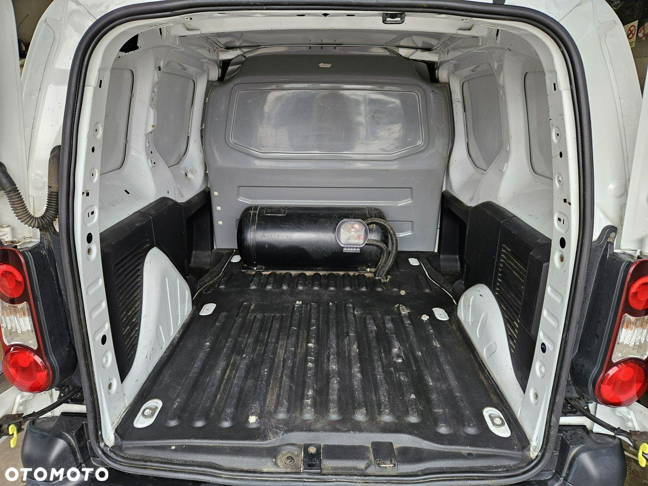 Peugeot Partner - 10