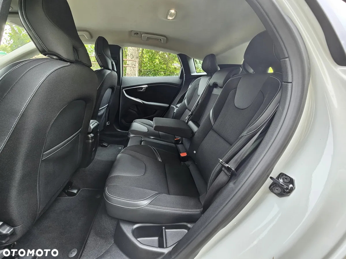 Volvo V40 D2 Momentum - 17