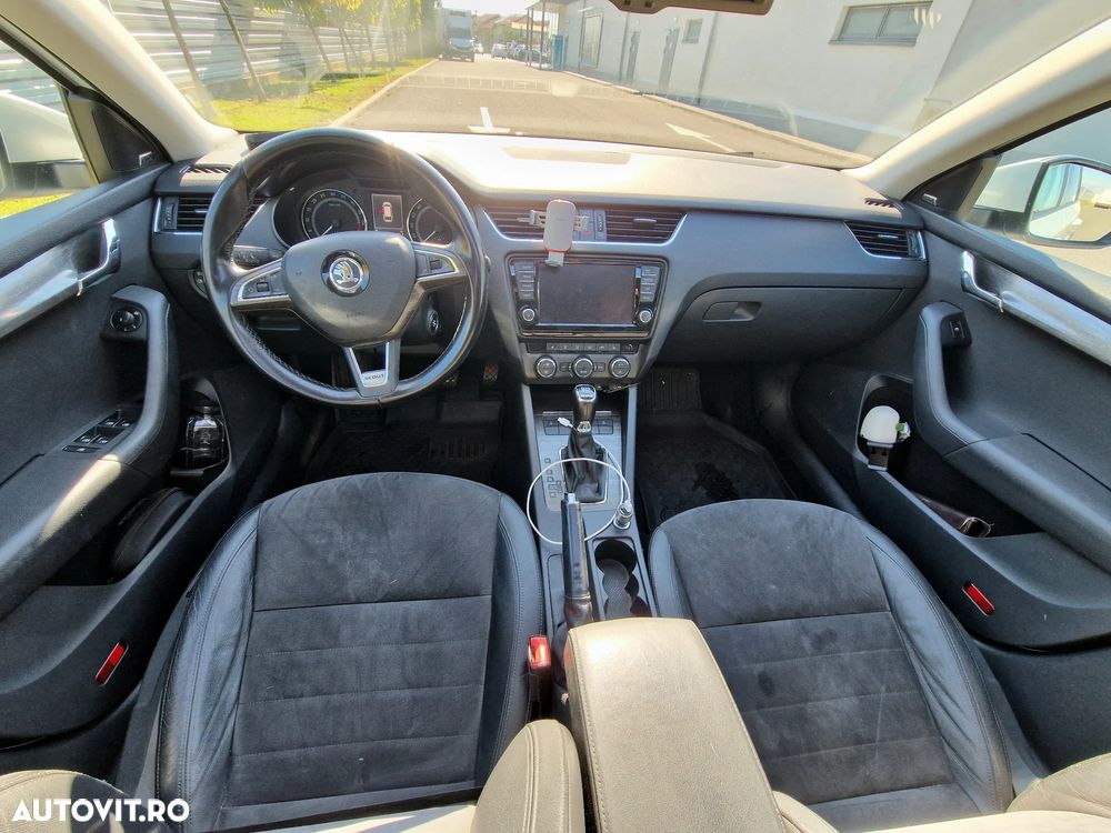 Skoda Octavia Combi 2.0 TDI 4x4 DSG Scout - 6