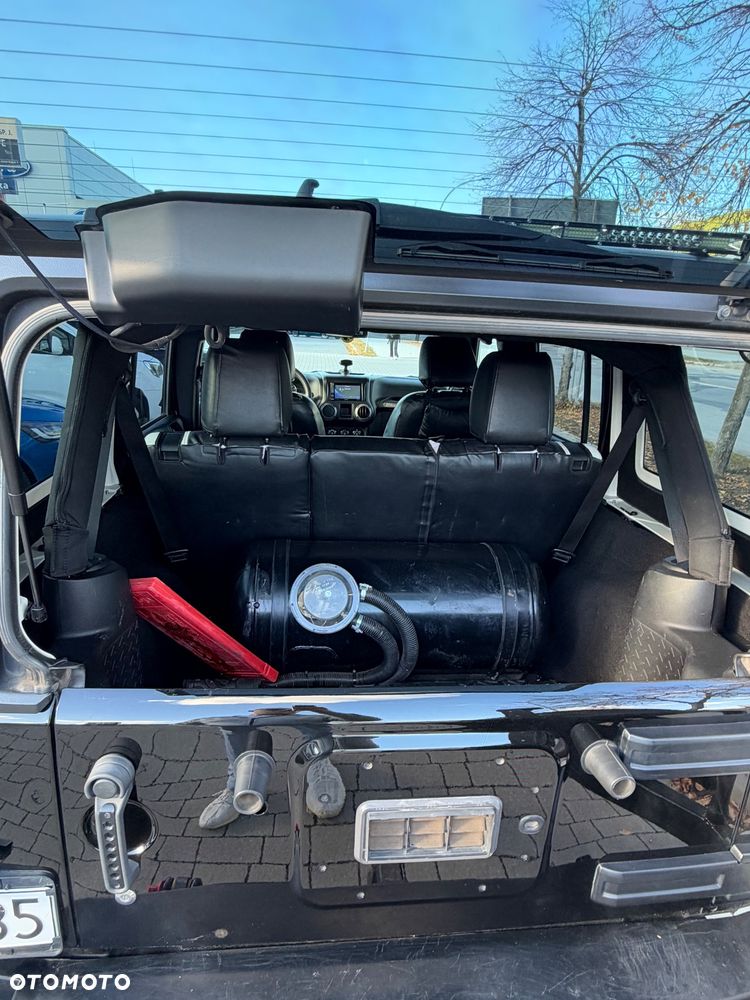Jeep Wrangler - 21