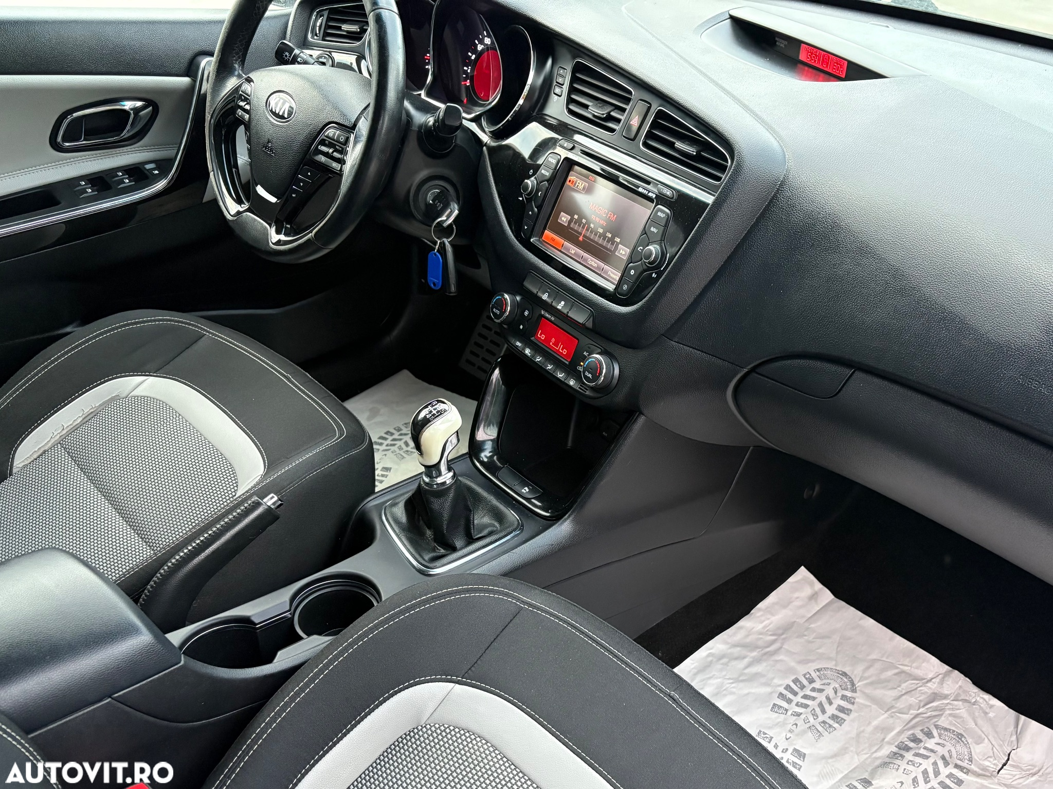 Kia Ceed 1.6 CRDi 128 Dream-Team Edition - 8