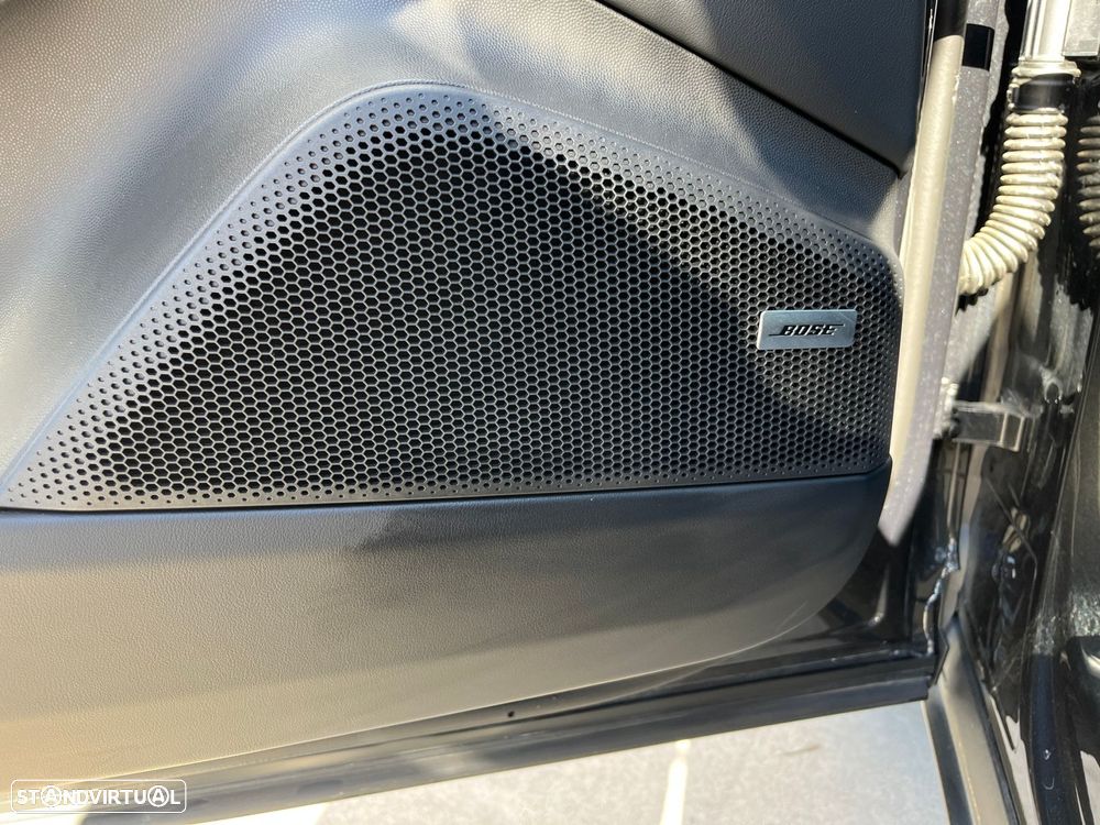 Porsche Macan Electric 4 - 15