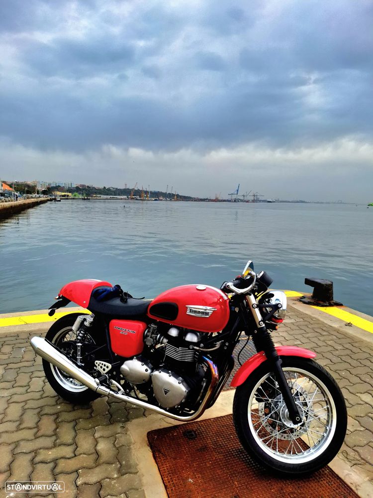 Triumph Thruxton - 1