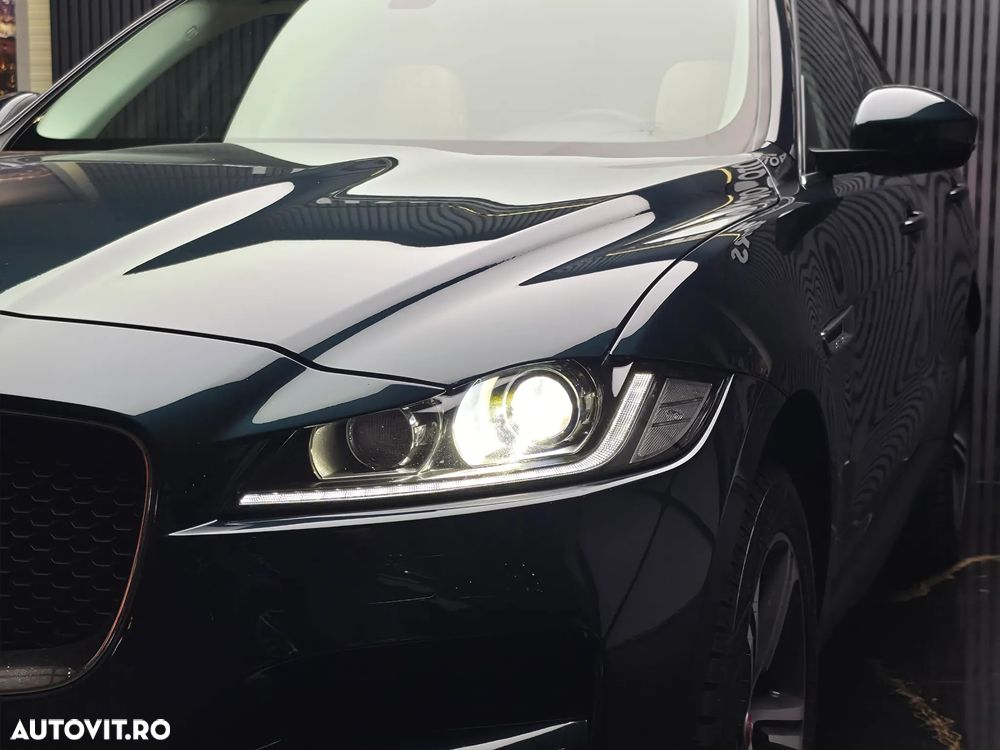 Jaguar F-Pace 20d AWD Portfolio - 28