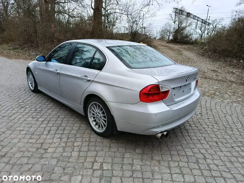 BMW Seria 3 325i - 7