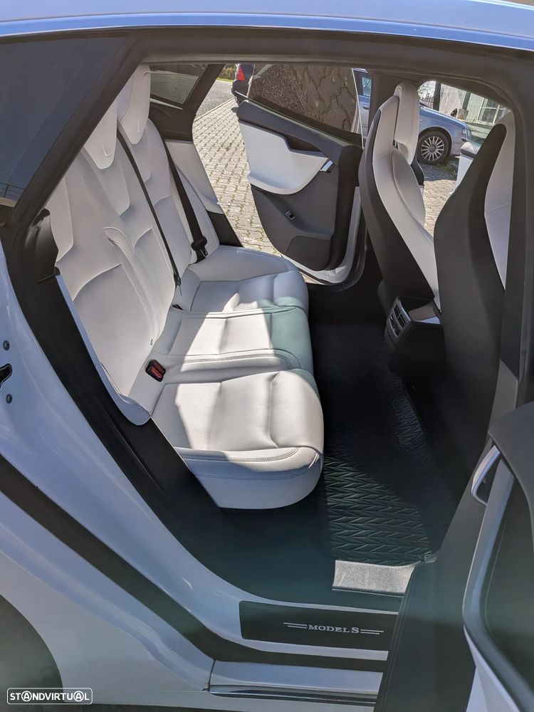 Tesla Model S Long Range - 12