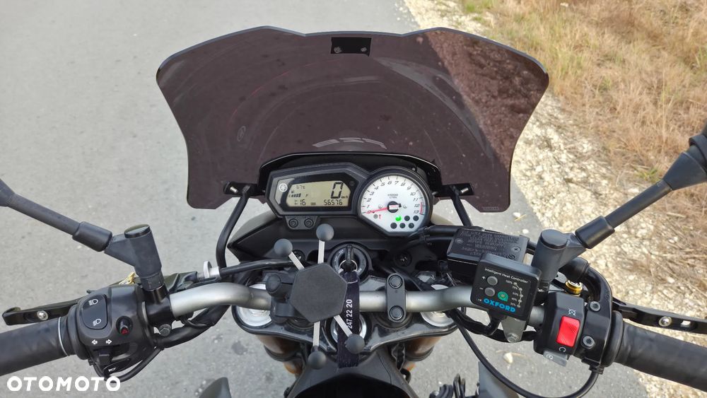 Yamaha FZ8 - 7