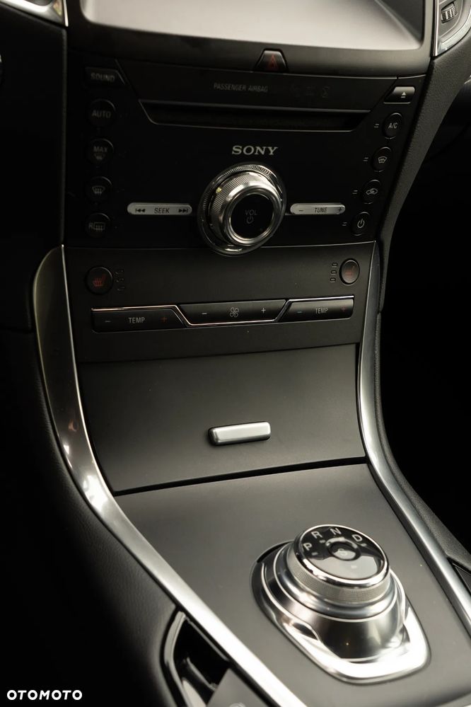 Ford S-Max - 11