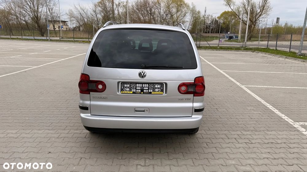 Volkswagen Sharan 2.0 TDI Highline - 9