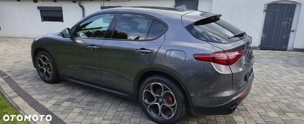 Alfa Romeo Stelvio 2.2 Diesel 16V AT8-Q4 Executive - 4