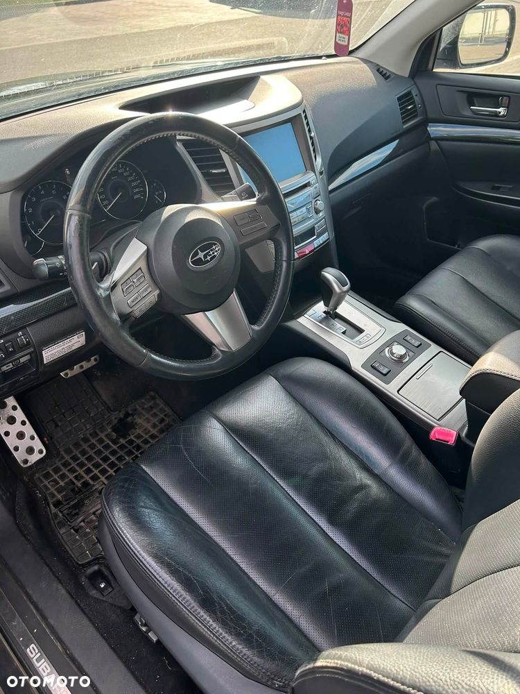 Subaru Legacy 2.5i GT - 6