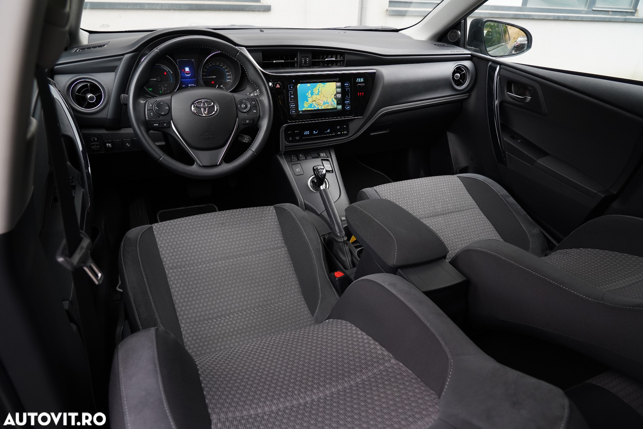 Toyota Auris 1.8 L VVT-i Hybrid Sol - 10