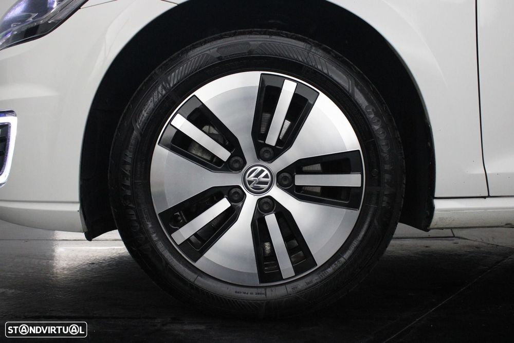 VW e-Golf AC/DC - 38