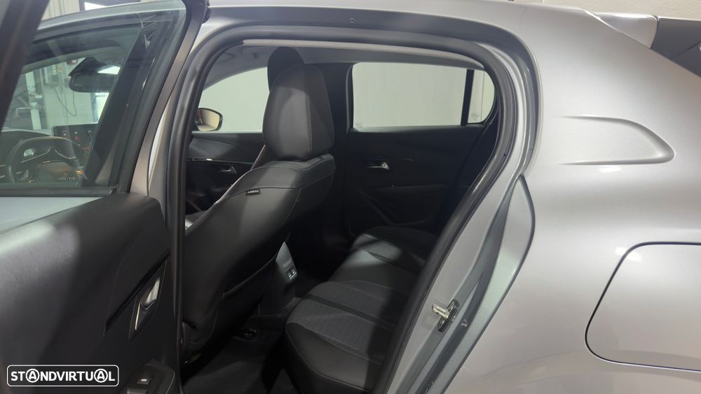 Peugeot 208 PureTech 100 Allure - 12