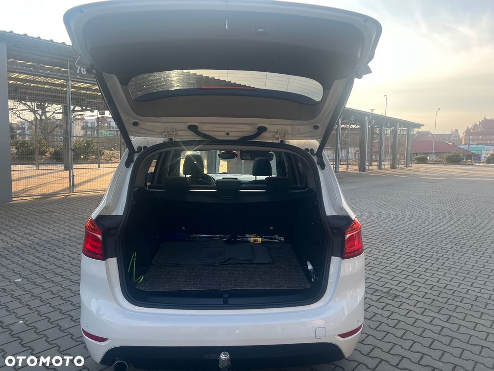 BMW Seria 2 218d xDrive - 28