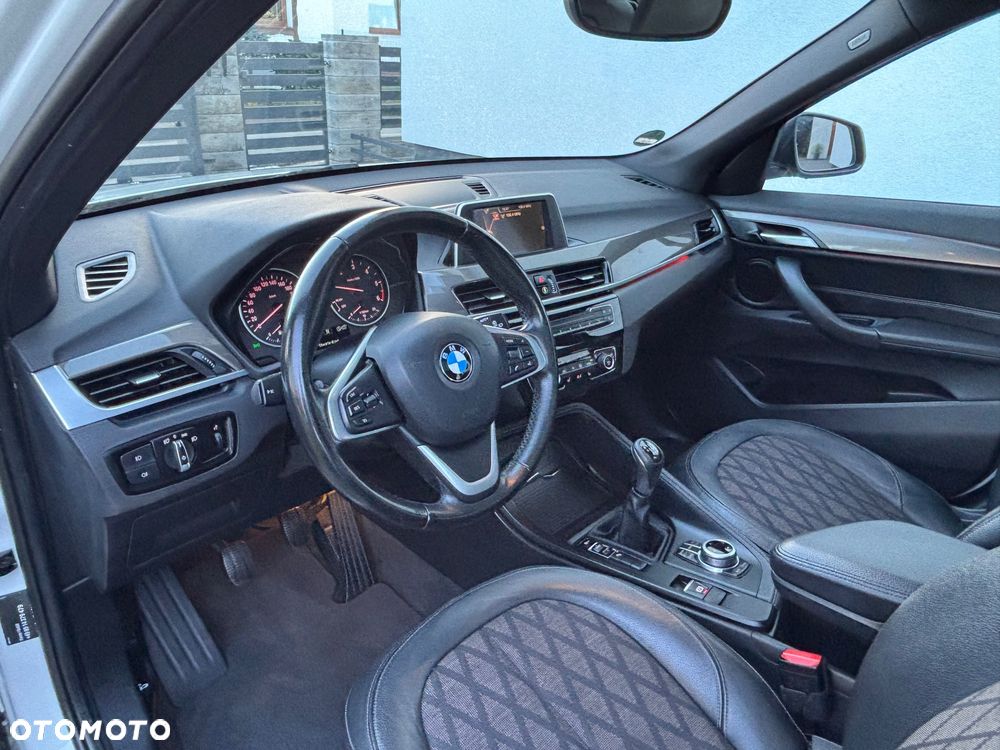 BMW X1 sDrive18d xLine - 31