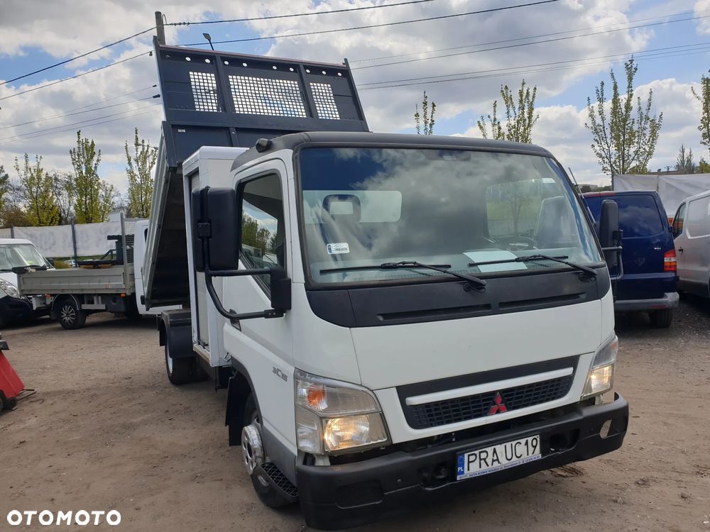 Mitsubishi FUSO FB83 - 2