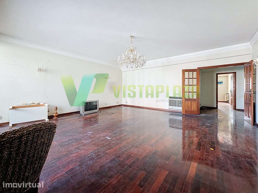 Apartamento T4 com garagem junto à Av. Afonso Costa, Areeiro - Grande imagem: 2/28