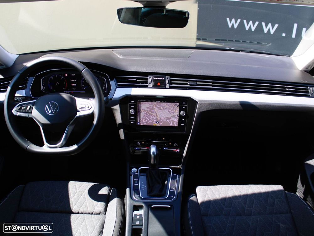 VW Passat Variant 2.0 TDI Business DSG - 21