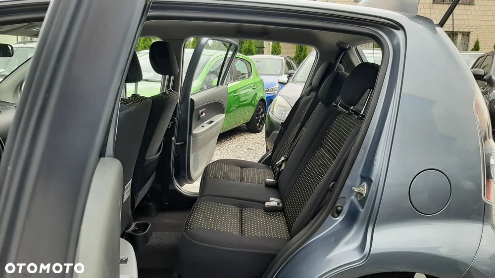 Daihatsu Sirion 1.3 - 9